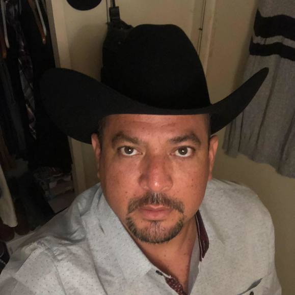 Meet your Posher, Luis - Picture 1 of 1